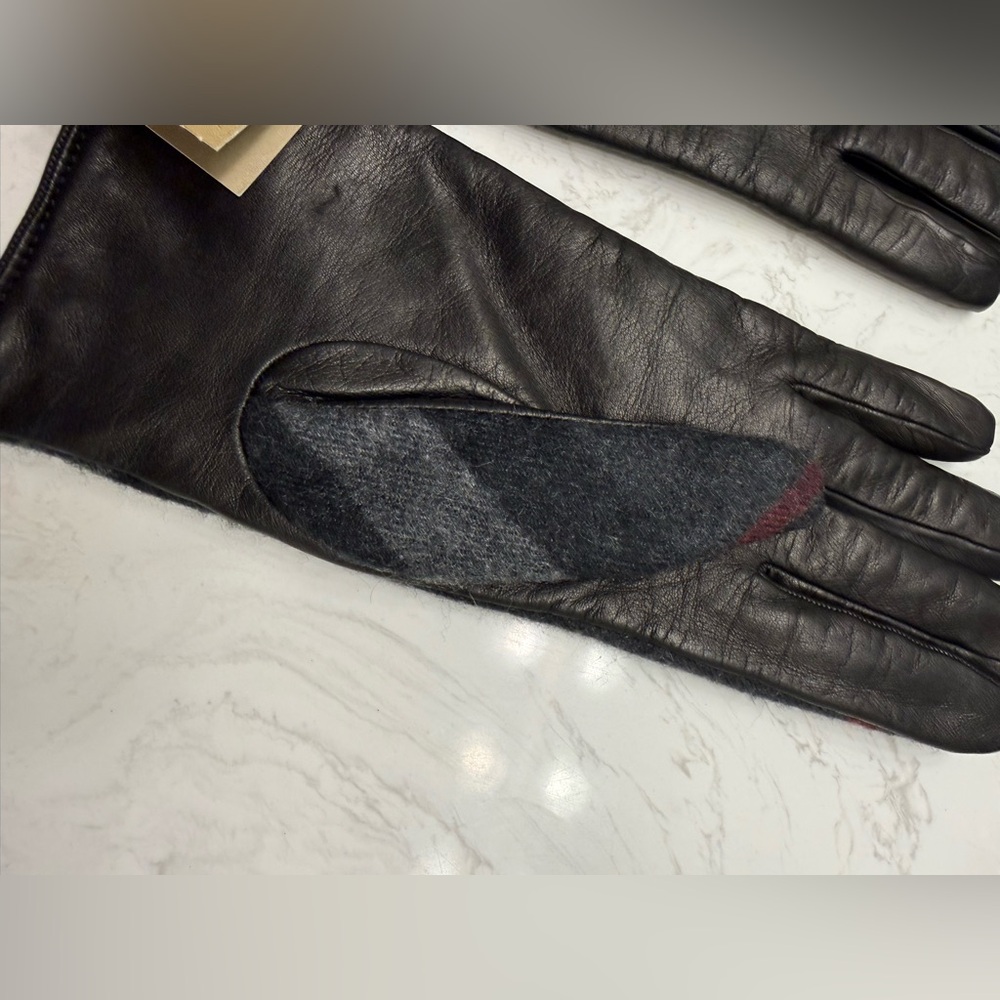 Burberry Dark Gray / Charcoal Plaid Women’s Gloves - Picture 6 of 6